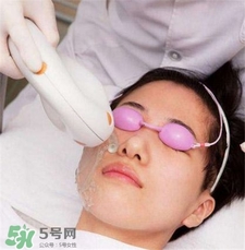 激光去除脂肪粒会留疤吗,激光脂肪粒会不会疤痕