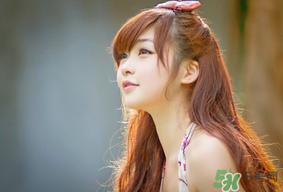 眼线发蓝的原因,眼线变蓝是什么原因