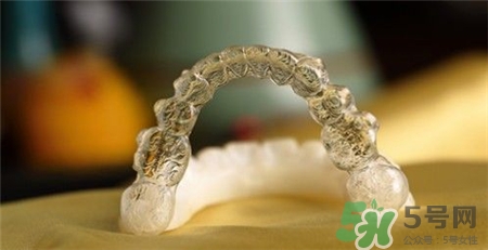 隐适美蛀牙了怎么办,隐适美过程中蛀牙能补吗