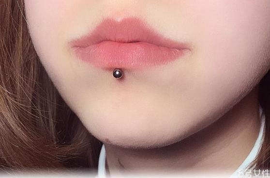 唇钉取了会漏水吗,唇钉摘下来喝水会漏吗