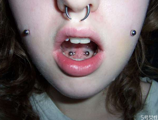 打舌钉疼的厉害不,打舌钉疼吗? 打舌钉疼的厉害不,打舌钉疼吗?