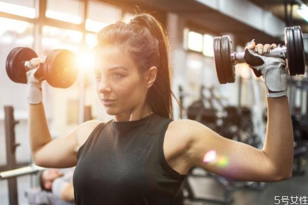 微胖的人应该先减脂还是增肌,胖子先增肌还是先减脂