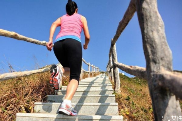 爬楼梯可以提臀吗,爬楼梯能不能翘臀