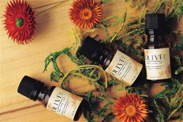 什么成分的精油可以丰胸,丰胸用什么精油