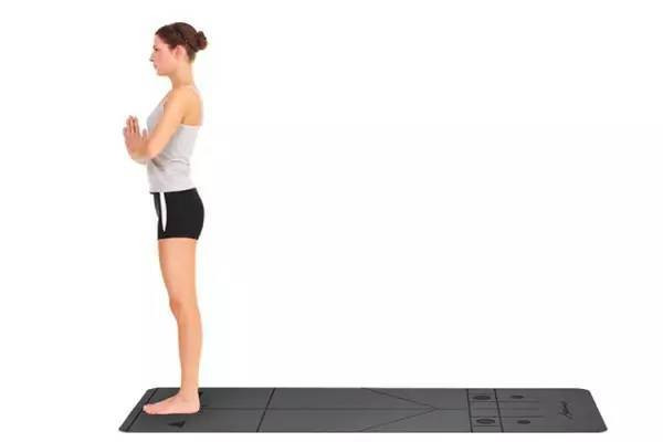 拜日式瑜伽动作要领,简要介绍拜日式瑜伽动作组合