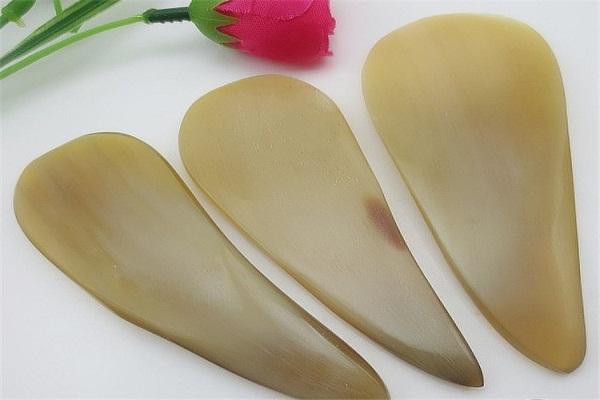 脸部刮痧板哪种好,刮痧美容的方法和功效是什么 脸部刮痧板哪种好,刮痧美容的方法和功效是什么