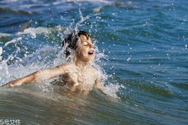 如何游泳可以减肥,游泳怎么游减肥效果最好 如何游泳可以减肥,游泳怎么游减肥效果最好