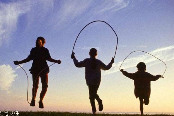 饭后能跳绳吗,饭前还是饭后跳绳