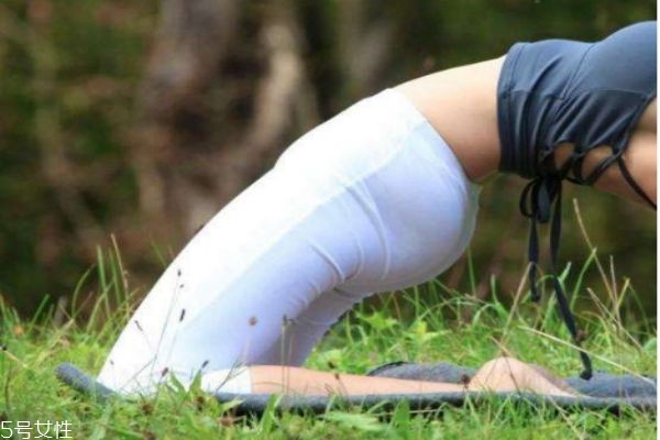 怎么可以快速练翘臀,翘臀最好的方法怎么练