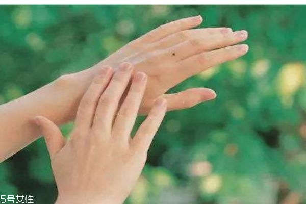 怎样让手指变得细长,如何让手指变细变长
