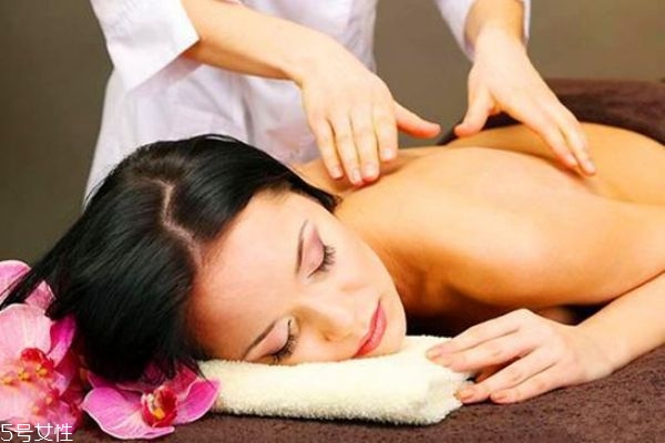 什么是精油开背怎么做,精油开背有什么好处