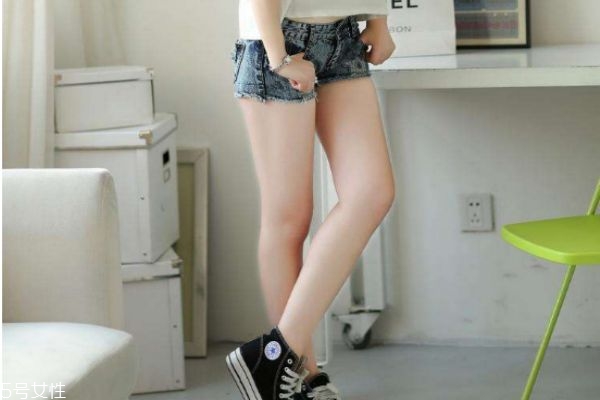 腿粗是什么原因造成的怎么减,女孩腿粗是什么原因造成的