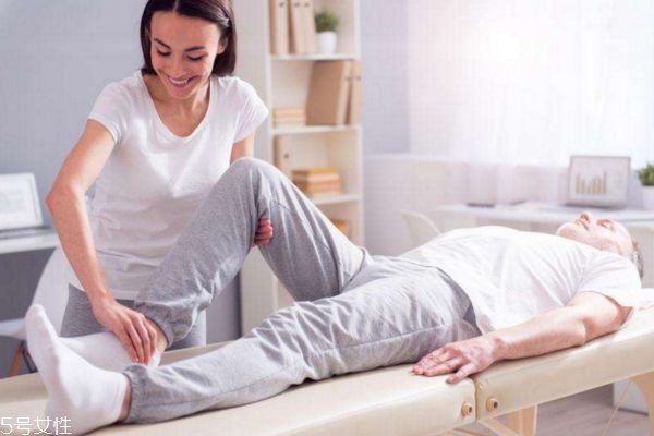 夏天小腿肿是什么原因引起的,冬天小腿肿是什么原因