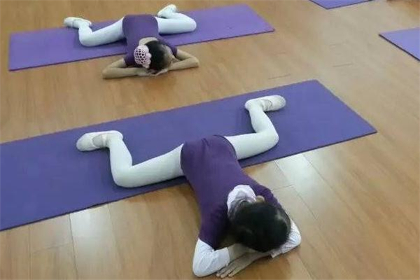 青蛙趴可以矫正腿型吗?,青蛙趴改善什么腿型