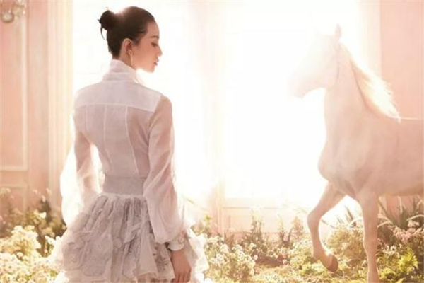 天鹅颈是天生的吗,天鹅颈是天生的吗 知乎