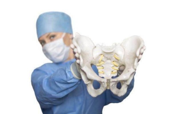 盆骨前倾会导致大腿粗壮吗,骨盆前倾会导致腿短吗