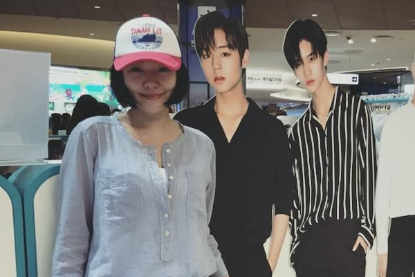 怎么判断是不是圆肩,怎么看自己是不是圆肩 怎么判断是不是圆肩,怎么看自己是不是圆肩