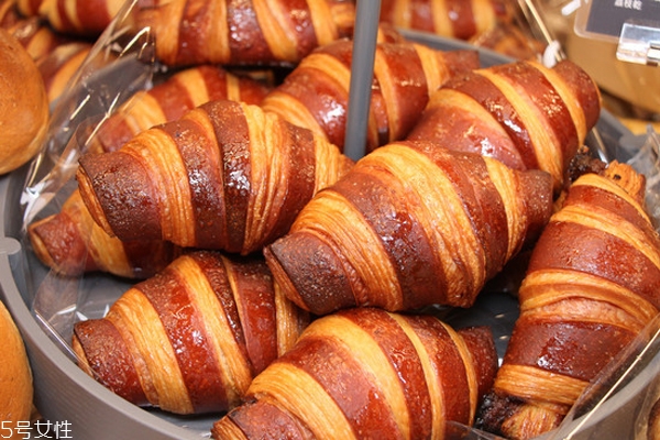 面包可以当正餐吗,面包可以当正餐吃么