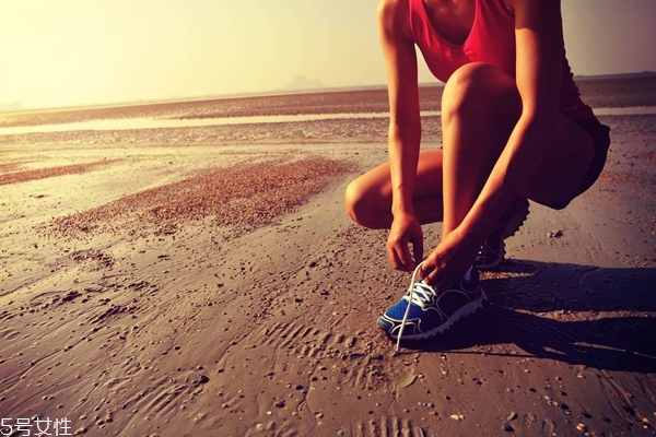 腹部脂肪层太厚怎么减脂,腹部脂肪厚怎样减掉 健身 腹部脂肪层太厚怎么减脂,腹部脂肪厚怎样减掉 健身