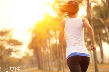 跑多快减肥效果好,晚上跑步跑多久可以减肥