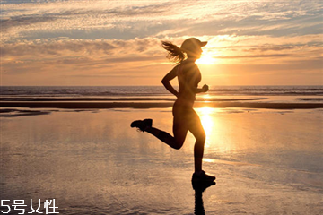 夜跑后吃点什么比较好,夜跑后吃什么