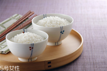 面条和米线哪个好消化,吃米饭和面条哪个更容易长胖