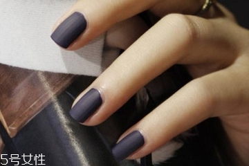 涂指甲油为什么要涂底油,涂指甲为什么要用底油