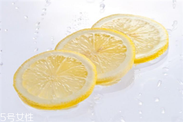 柠檬能去狐臭吗 柠檬去狐臭的具体方法,柠檬能去狐臭吗 柠檬能去狐臭吗 柠檬去狐臭的具体方法,柠檬能去狐臭吗