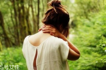 夏天狐臭味很大怎么办药,夏天狐臭味很大怎么办?一定要看的夏天去狐臭小妙招!