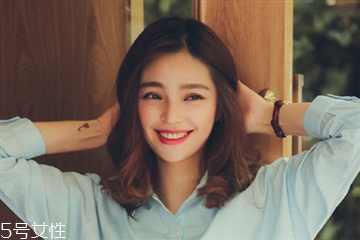 瘦脸精油怎么用在脸上步骤,瘦脸精油怎么用 瘦脸精油怎么用在脸上步骤,瘦脸精油怎么用