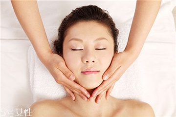 怎么让圆脸变成瓜子脸,大饼脸怎么能瘦成瓜子脸