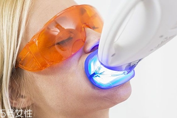 牙齿美白会不会对牙齿造成伤害,牙齿美白对牙齿有伤害吗 牙齿美白会不会对牙齿造成伤害,牙齿美白对牙齿有伤害吗
