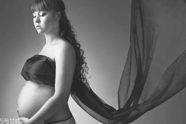 预防妊娠纹用油好还是霜好,妊娠纹先用霜还是油