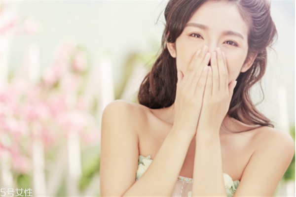 激光洗眉后的红印怎样能快速消除,激光洗眉后红印怎么办