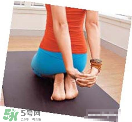 丰胸瑜伽动作图解,丰胸瑜伽动作9个动作图片