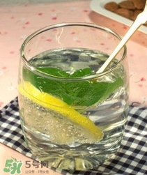 秋季喝什么茶减肥快一些,秋冬季节喝什么茶减肥