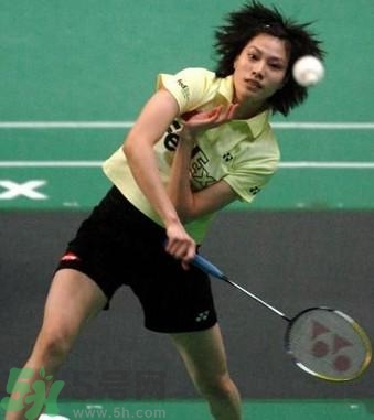 打羽毛球能减肥吗主要瘦哪里,打羽毛球能减肥吗? 打羽毛球能减肥吗主要瘦哪里,打羽毛球能减肥吗?