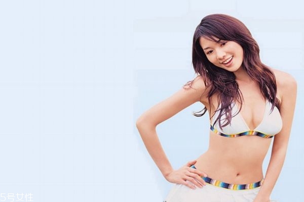 乳房干瘪下垂是什么原因造成的?,胸部下垂什么原因导致的 乳房干瘪下垂是什么原因造成的?,胸部下垂什么原因导致的