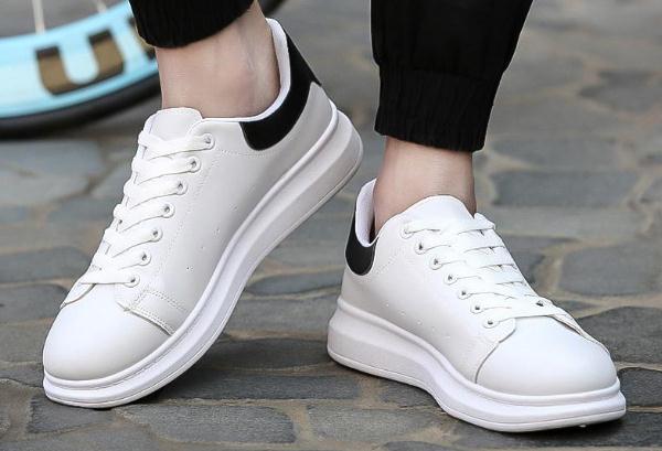 小白鞋晒要不要拿纸包着,晒白鞋子一定要包纸吗 小白鞋晒要不要拿纸包着,晒白鞋子一定要包纸吗