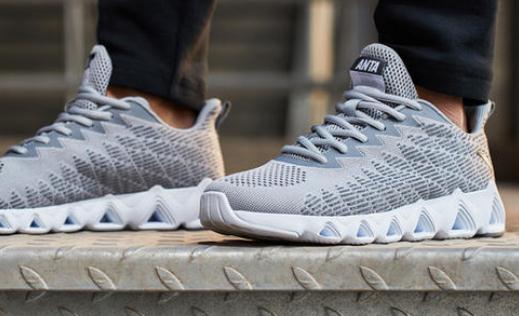 安踏的鞋要买小半码么,运动鞋是否要买大一码