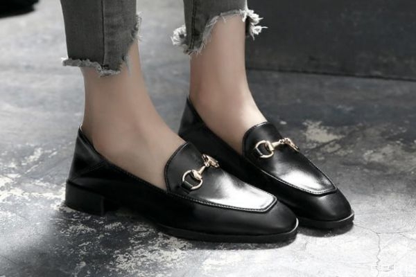 乐福鞋穿着大了怎么办,乐福鞋会越穿越大吗