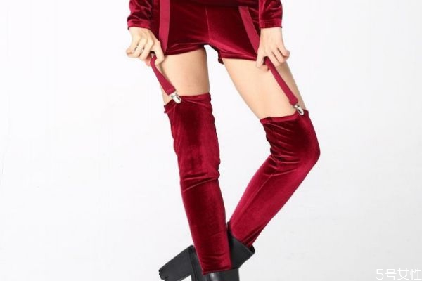 裤子吊带,长筒吊带袜怎么穿