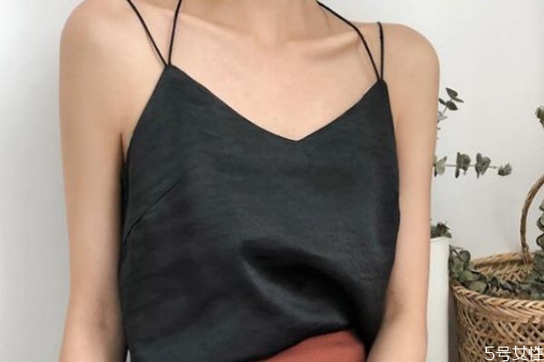 抹胸内衣防滑带怎么使用,内衣防滑带怎么使用视频