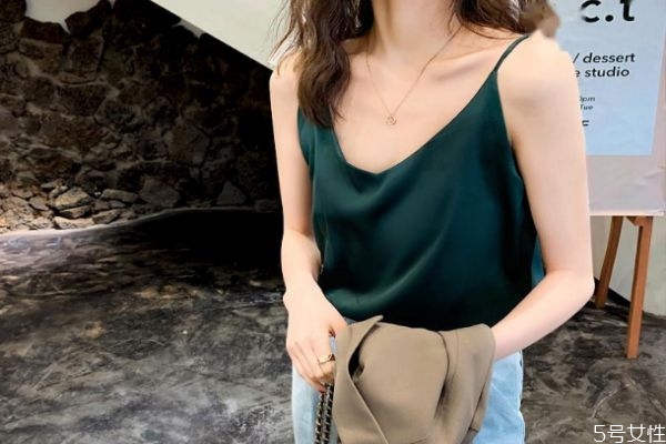 穿吊带怎么穿内衣窍门,穿吊带怎么穿内衣? 穿吊带怎么穿内衣窍门,穿吊带怎么穿内衣?