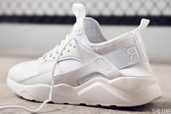 在运动中为什么要穿运动鞋,运动的时候一定要穿鞋吗