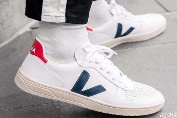 veja的鞋一般多少钱,法国小白鞋veja