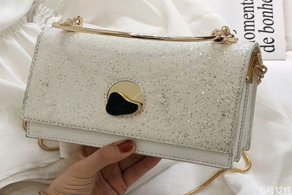 白色包包怎么保养不发黄,白色包包怎么保养