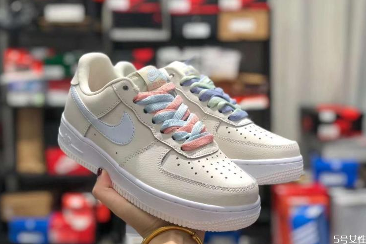 耐克diy定制空军一号,nike空军一号怎么定制颜色