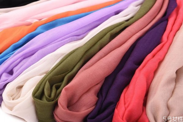 围巾掉毛是质量差么,什么样的围巾质量好不掉毛