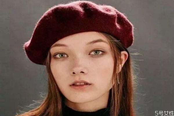 什么样的人适合戴贝雷帽,贝雷帽子适合什么人戴 什么样的人适合戴贝雷帽,贝雷帽子适合什么人戴